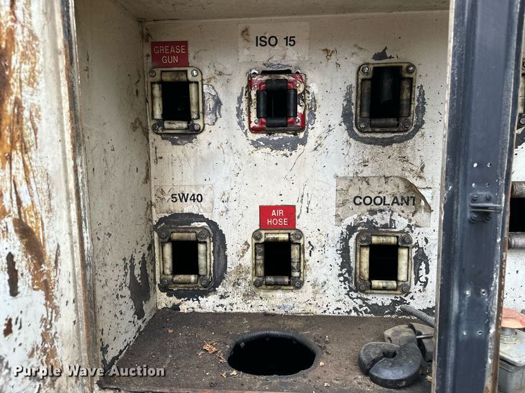 image for item DF8479 Grumman box truck bed