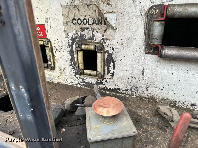 image for item DF8479 Grumman box truck bed