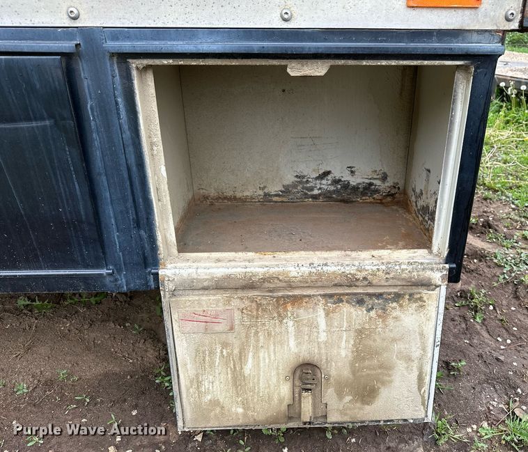 image for item DF8479 Grumman box truck bed