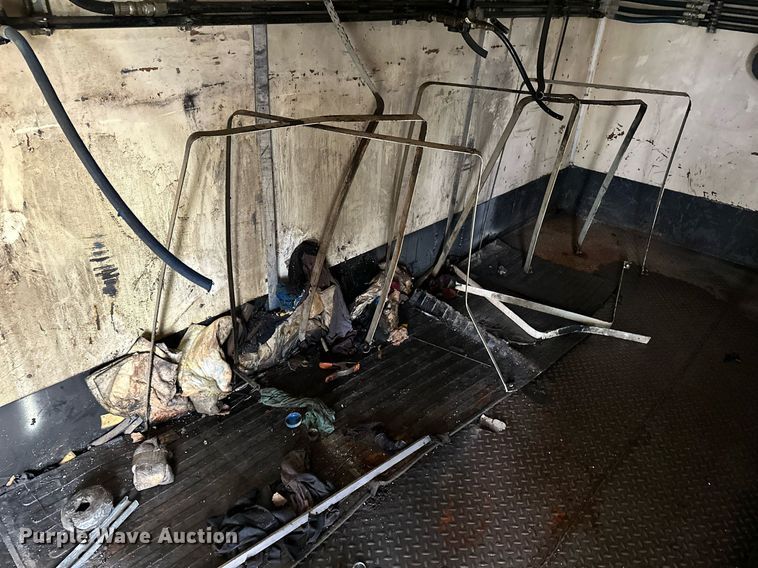 image for item DF8479 Grumman box truck bed