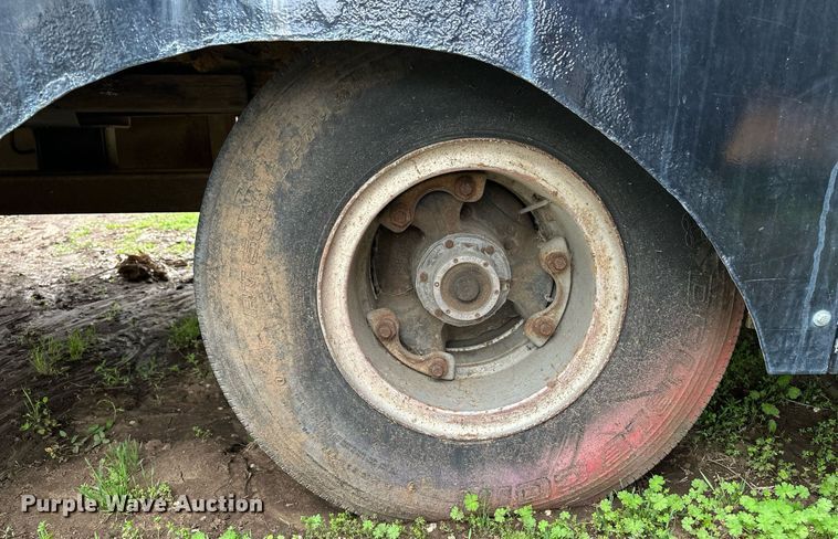 image for item DF8479 Grumman box truck bed