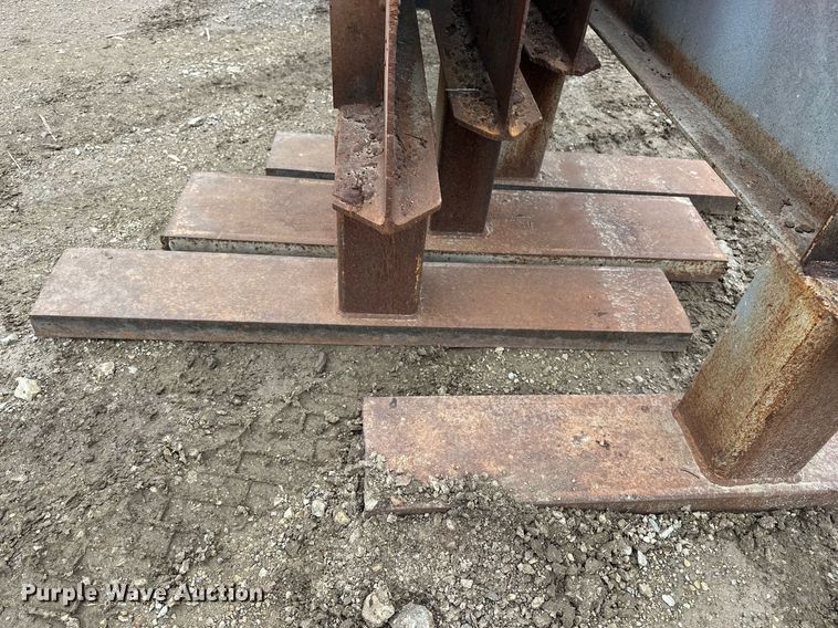 image for item DF8491 (4) pallet racks