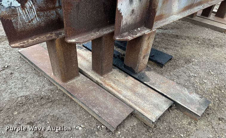 image for item DF8491 (4) pallet racks