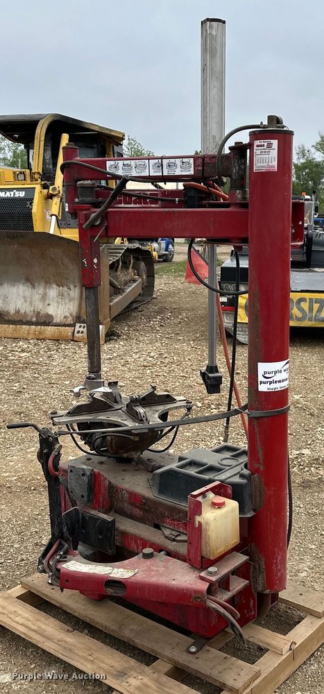 Coats Rim Clamp 7060AX tire machine in Wamego , KS | Item DF8496