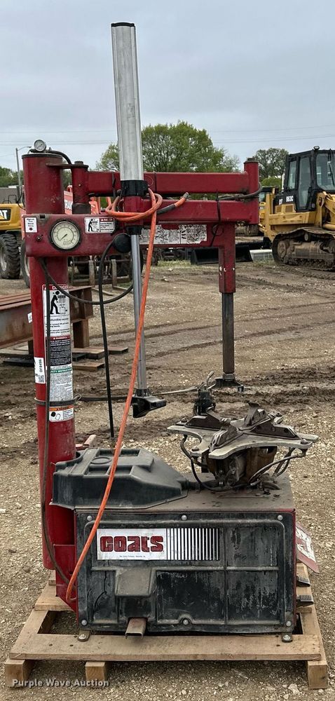 image for item DF8496 Coats Rim Clamp 7060AX tire machine