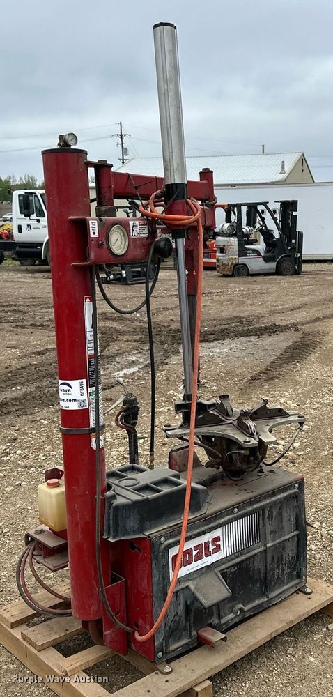 image for item DF8496 Coats Rim Clamp 7060AX tire machine