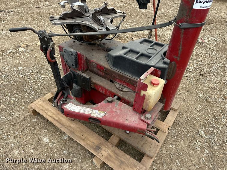 image for item DF8496 Coats Rim Clamp 7060AX tire machine