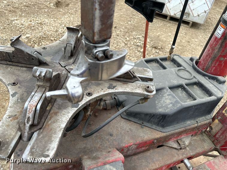 image for item DF8496 Coats Rim Clamp 7060AX tire machine