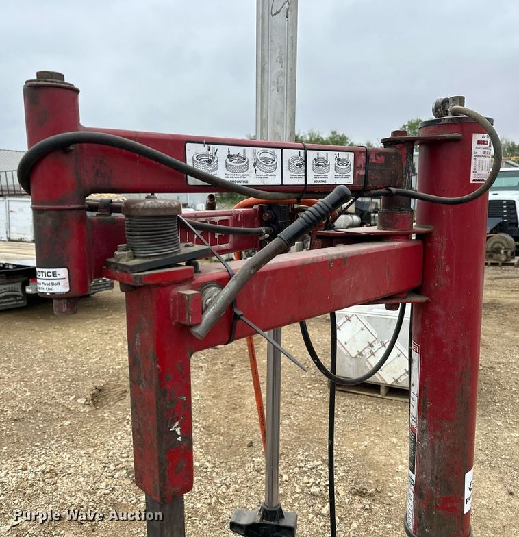 image for item DF8496 Coats Rim Clamp 7060AX tire machine