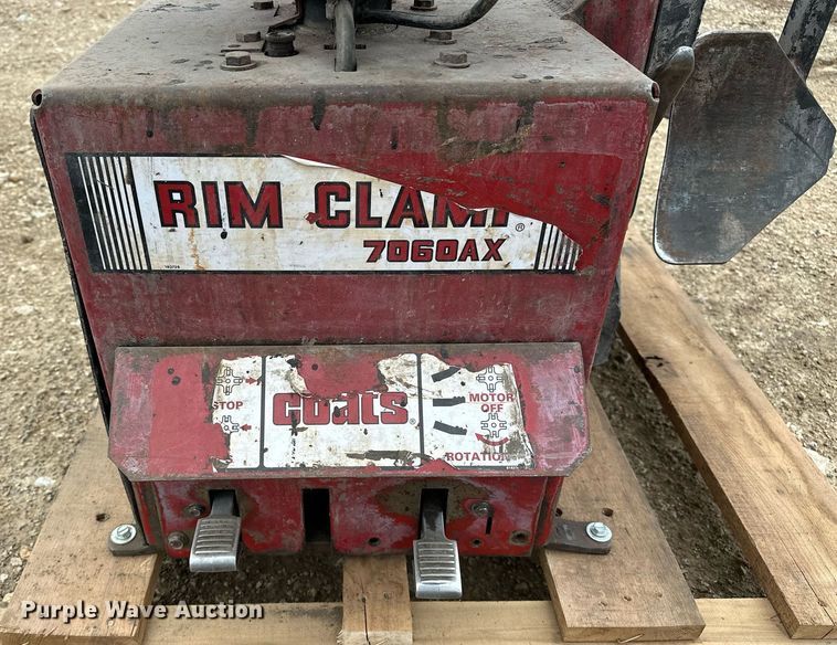 image for item DF8496 Coats Rim Clamp 7060AX tire machine