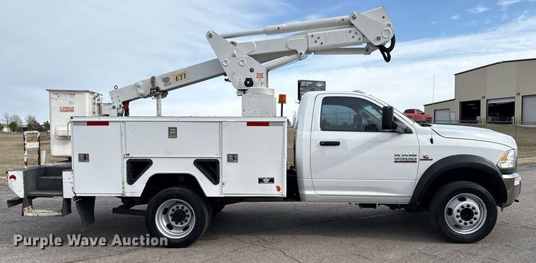 image for item DM5592 2014 Dodge Ram 5500 bucket truck