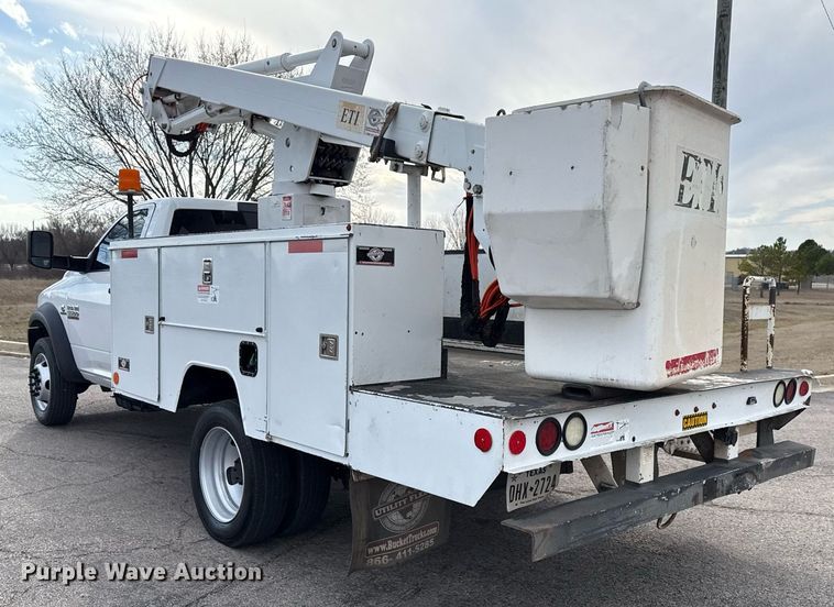 image for item DM5592 2014 Dodge Ram 5500 bucket truck