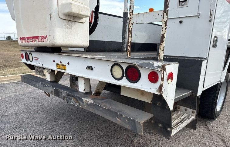 image for item DM5592 2014 Dodge Ram 5500 bucket truck