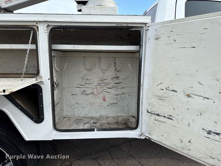 image for item DM5592 2014 Dodge Ram 5500 bucket truck