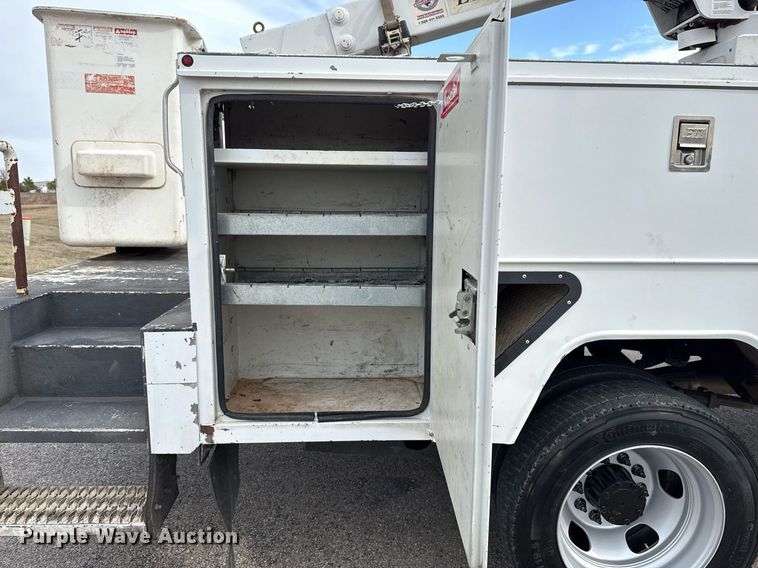 image for item DM5592 2014 Dodge Ram 5500 bucket truck