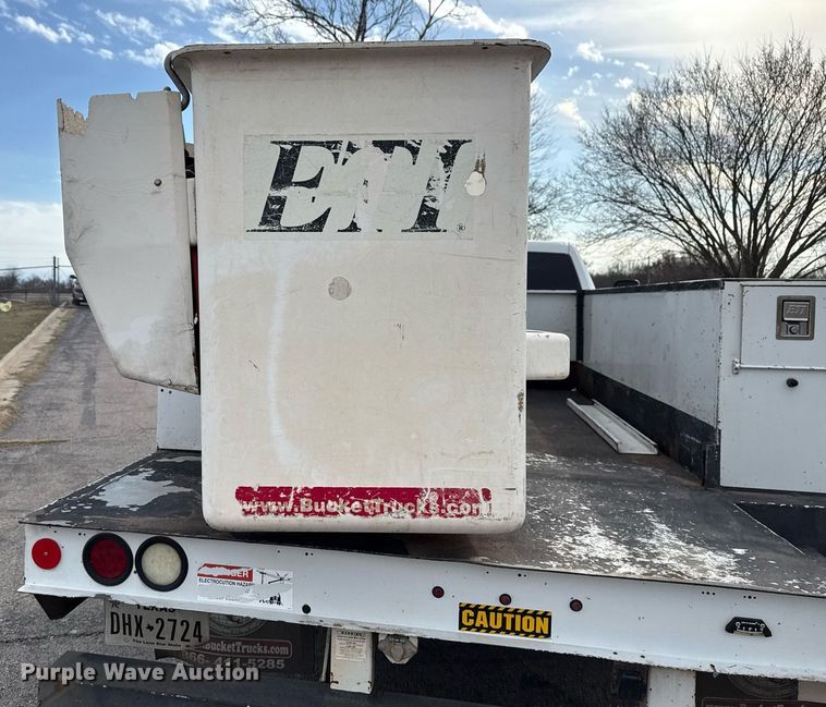 image for item DM5592 2014 Dodge Ram 5500 bucket truck
