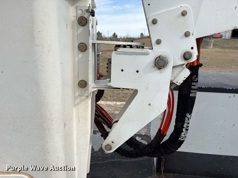 image for item DM5592 2014 Dodge Ram 5500 bucket truck