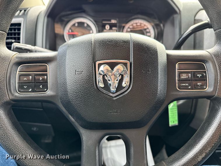 image for item DM5592 2014 Dodge Ram 5500 bucket truck