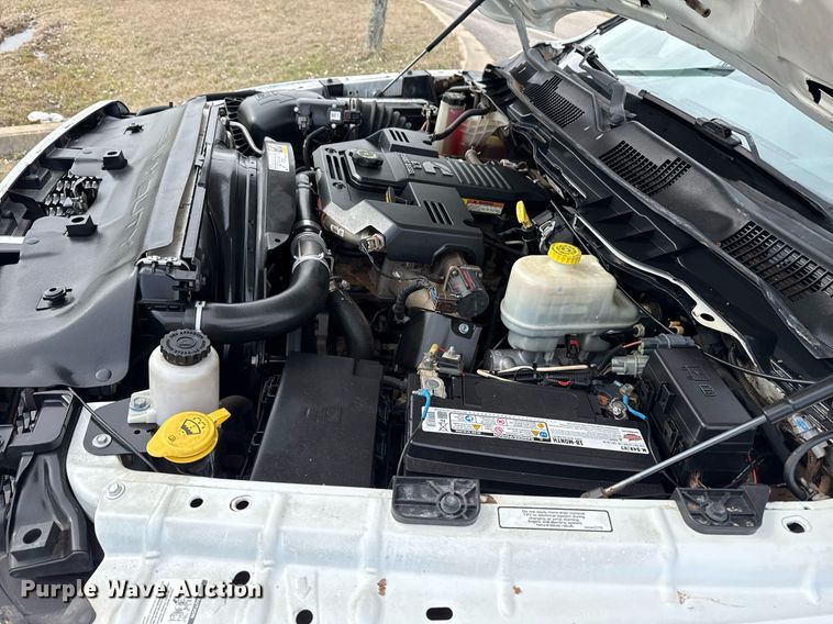 image for item DM5592 2014 Dodge Ram 5500 bucket truck