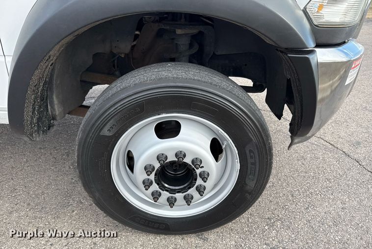 image for item DM5592 2014 Dodge Ram 5500 bucket truck