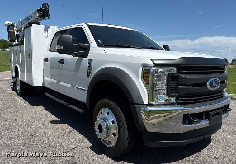 image for item DM5721 2019 Ford F550 Super Duty Crew Cab utility / service truck