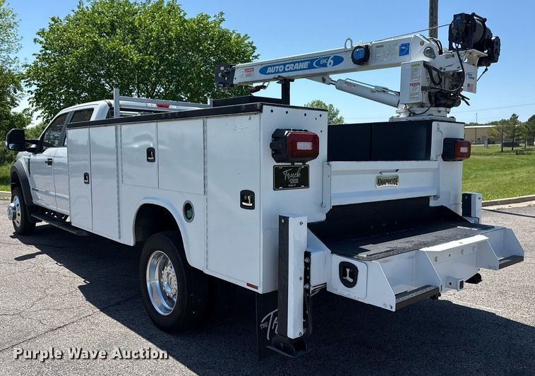 image for item DM5721 2019 Ford F550 Super Duty Crew Cab utility / service truck