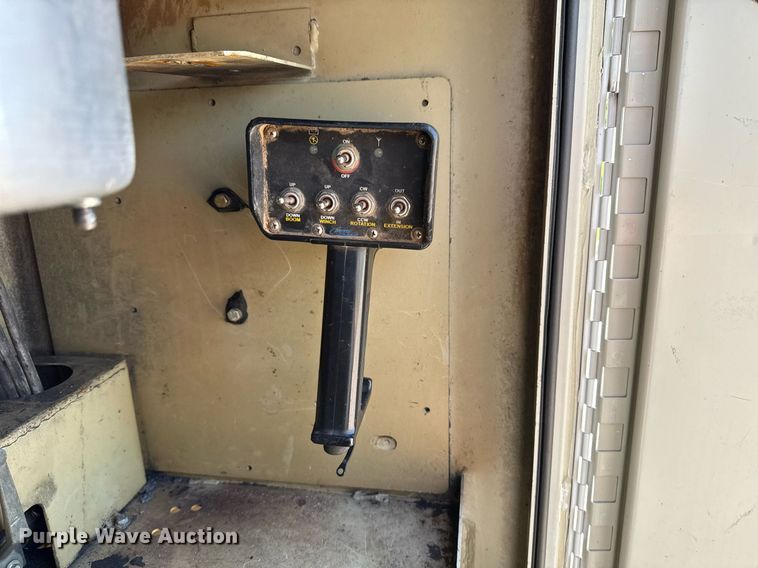 image for item DM5721 2019 Ford F550 Super Duty Crew Cab utility / service truck