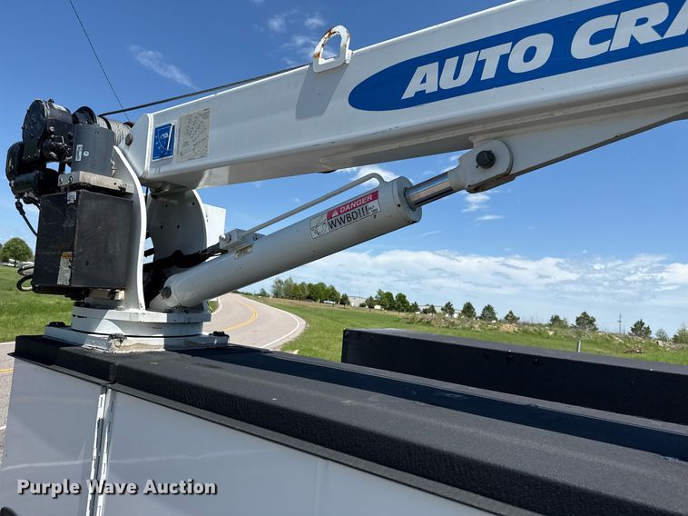 image for item DM5721 2019 Ford F550 Super Duty Crew Cab utility / service truck