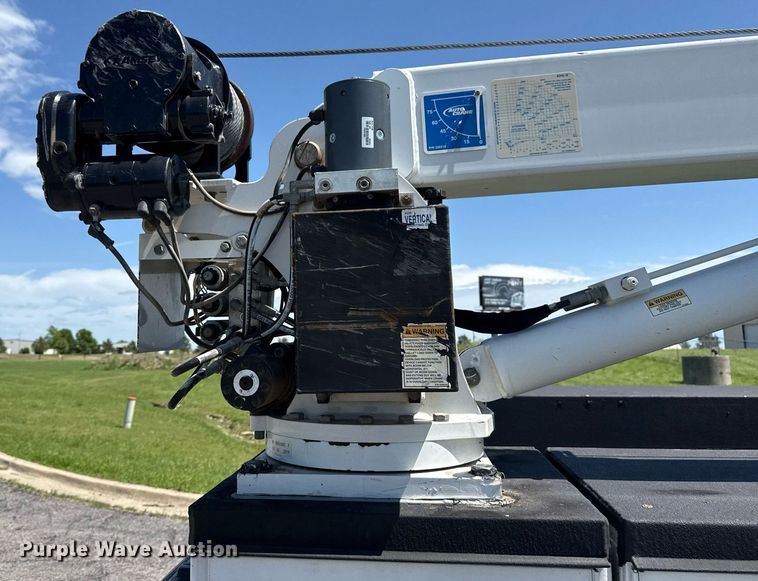 image for item DM5721 2019 Ford F550 Super Duty Crew Cab utility / service truck