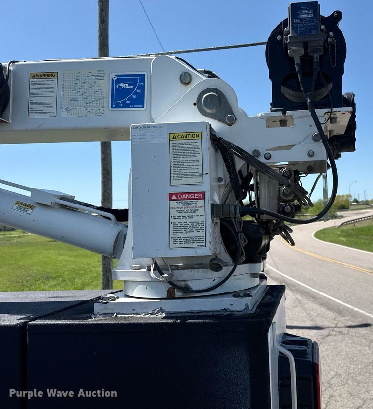 image for item DM5721 2019 Ford F550 Super Duty Crew Cab utility / service truck