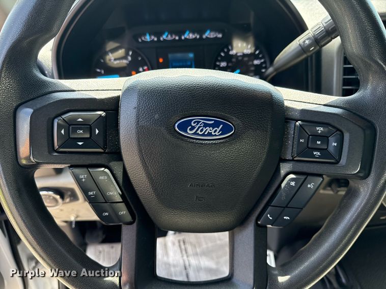 image for item DM5721 2019 Ford F550 Super Duty Crew Cab utility / service truck