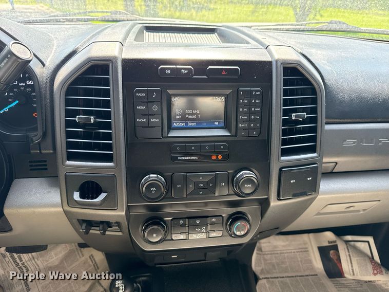 image for item DM5721 2019 Ford F550 Super Duty Crew Cab utility / service truck