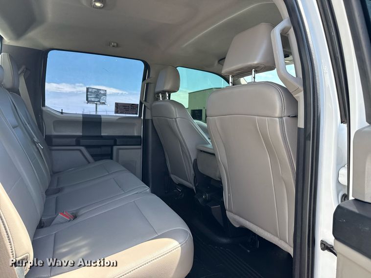 image for item DM5721 2019 Ford F550 Super Duty Crew Cab utility / service truck