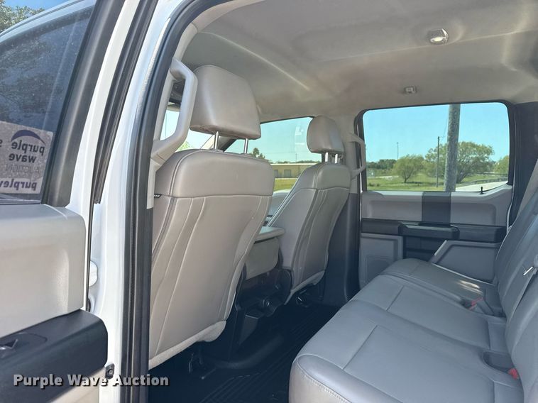 image for item DM5721 2019 Ford F550 Super Duty Crew Cab utility / service truck