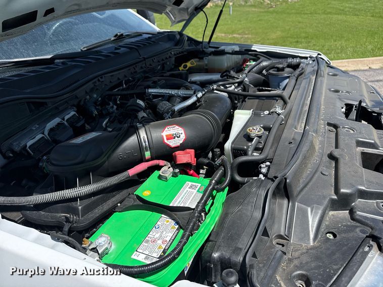 image for item DM5721 2019 Ford F550 Super Duty Crew Cab utility / service truck