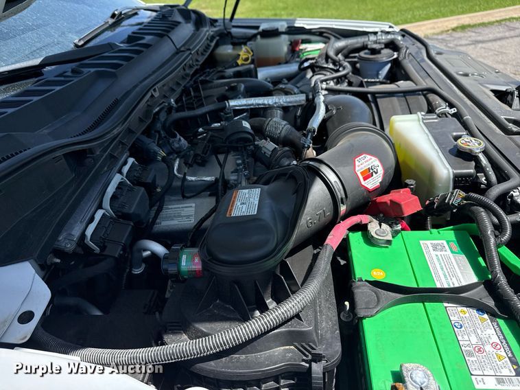 image for item DM5721 2019 Ford F550 Super Duty Crew Cab utility / service truck