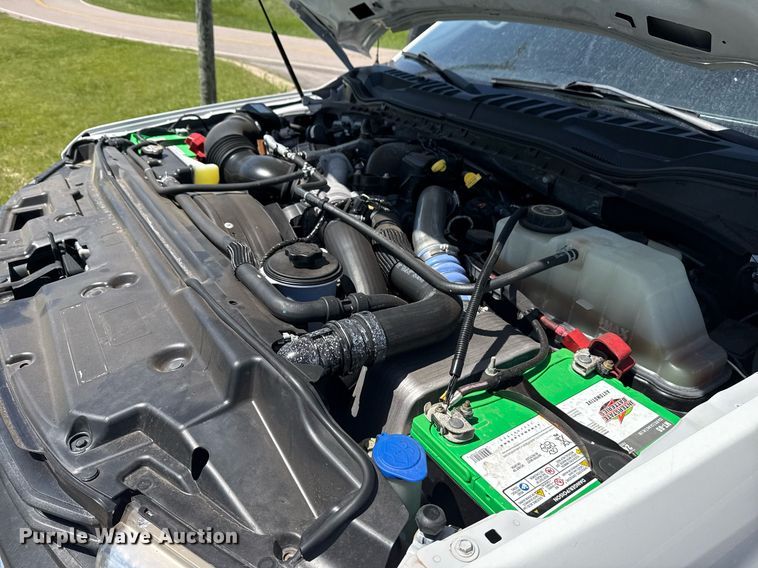 image for item DM5721 2019 Ford F550 Super Duty Crew Cab utility / service truck