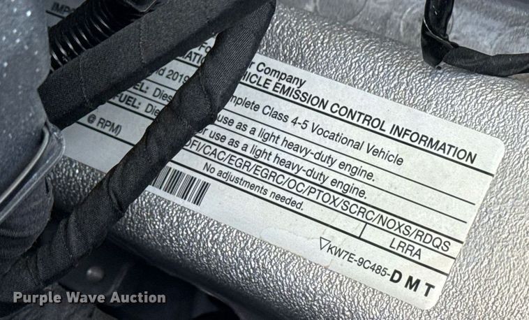 image for item DM5721 2019 Ford F550 Super Duty Crew Cab utility / service truck