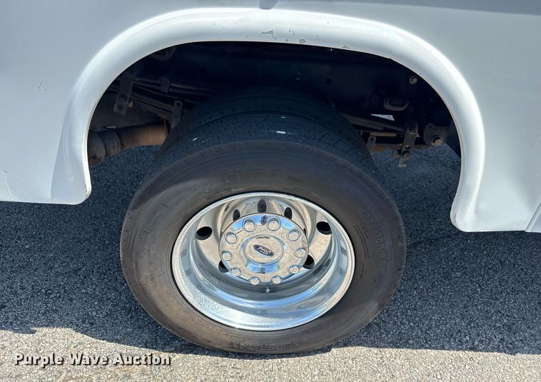 image for item DM5721 2019 Ford F550 Super Duty Crew Cab utility / service truck