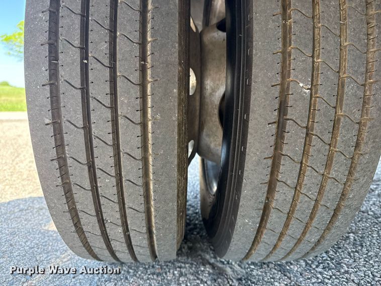 image for item DM5721 2019 Ford F550 Super Duty Crew Cab utility / service truck