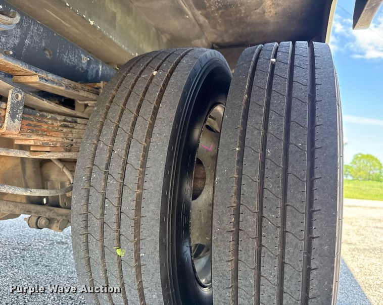 image for item DM5721 2019 Ford F550 Super Duty Crew Cab utility / service truck