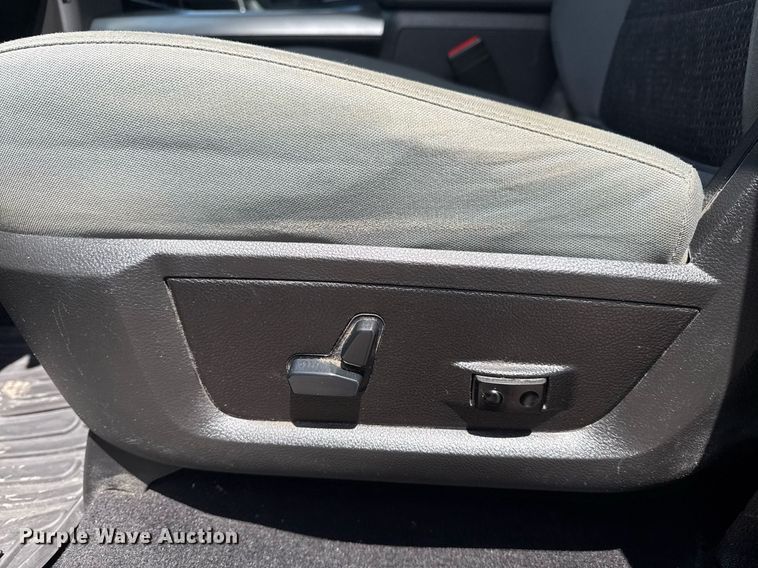 image for item DM5722 2020 Dodge Ram 1500 Crew Cab pickup truck