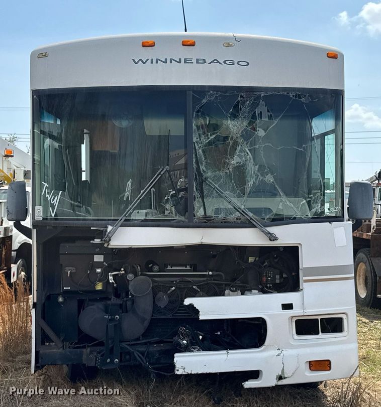 image for item DO0735 2004 Sightseer  Winnebago P32 RV