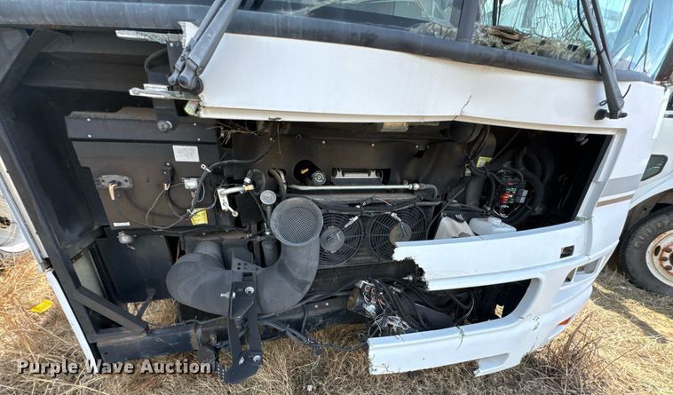 image for item DO0735 2004 Sightseer  Winnebago P32 RV