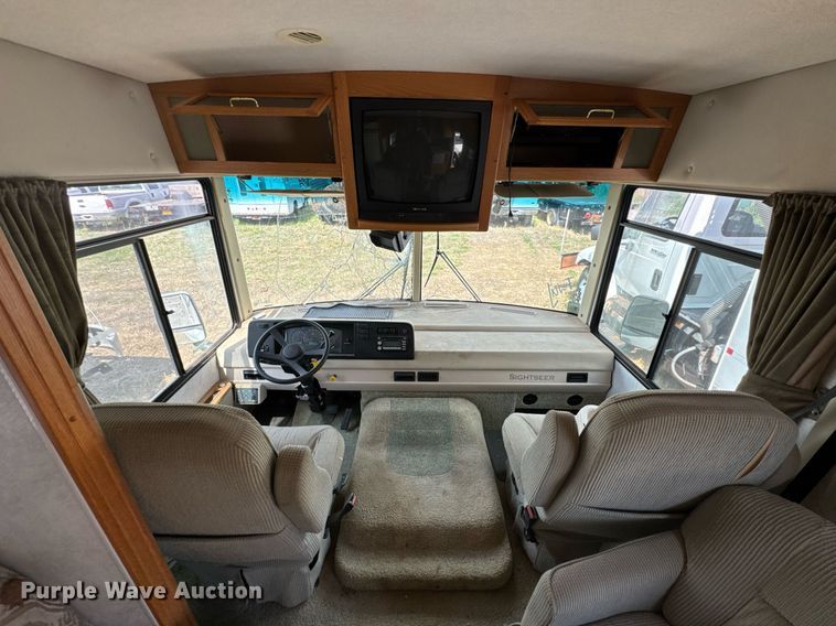 image for item DO0735 2004 Sightseer  Winnebago P32 RV