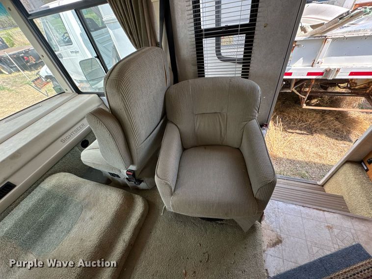 image for item DO0735 2004 Sightseer  Winnebago P32 RV