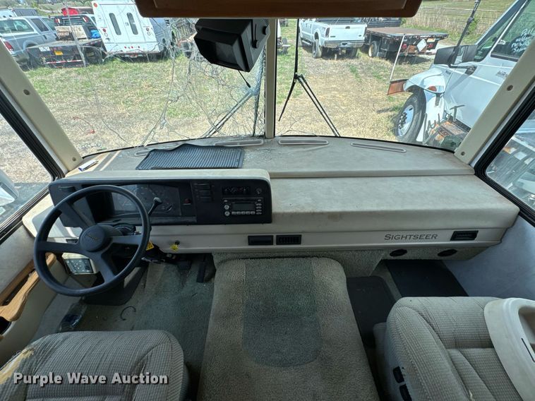 image for item DO0735 2004 Sightseer  Winnebago P32 RV