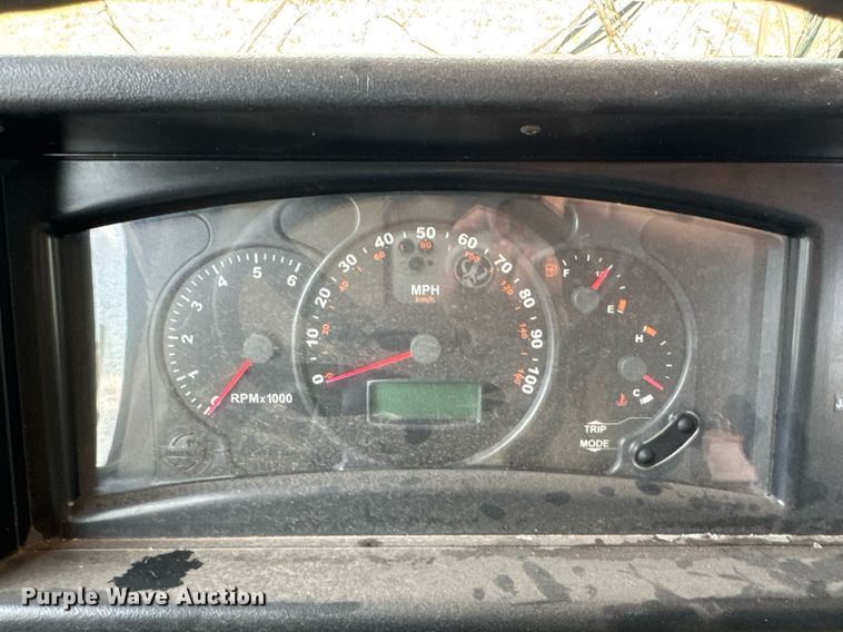 image for item DO0735 2004 Sightseer  Winnebago P32 RV