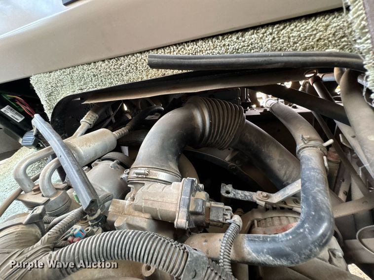 image for item DO0735 2004 Sightseer  Winnebago P32 RV