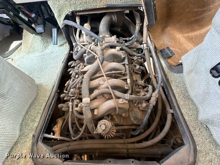 image for item DO0735 2004 Sightseer  Winnebago P32 RV